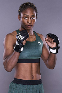 Shanelle 'The Nightmare' Dyer